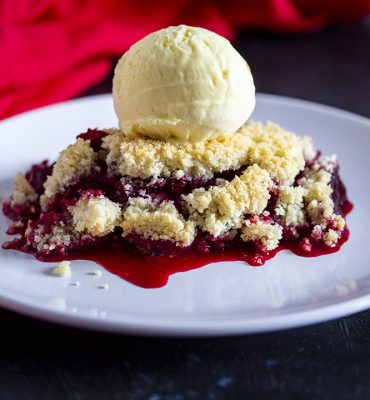 Crumble s višnjama