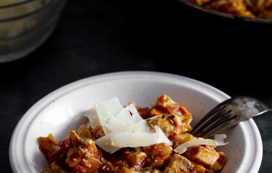 Pasta s piletinom i parmezanom