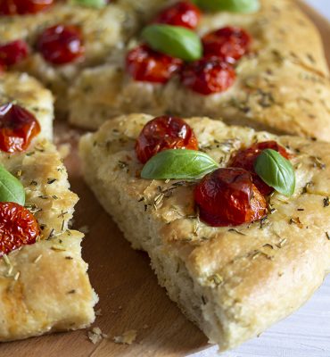 Focaccia s cherry paradajzom
