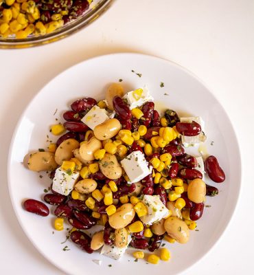 Salata s grahom i kukuruzom