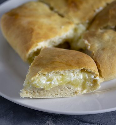 Pogača s krompirom i sirom