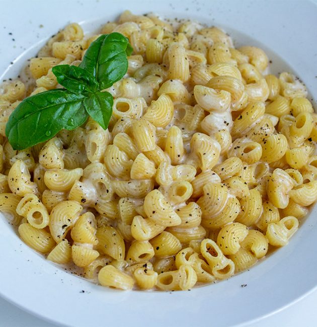Tjestenina s mozzarellom