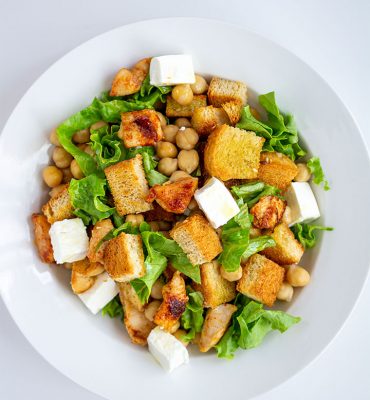 Salata sa slanutkom i piletinom