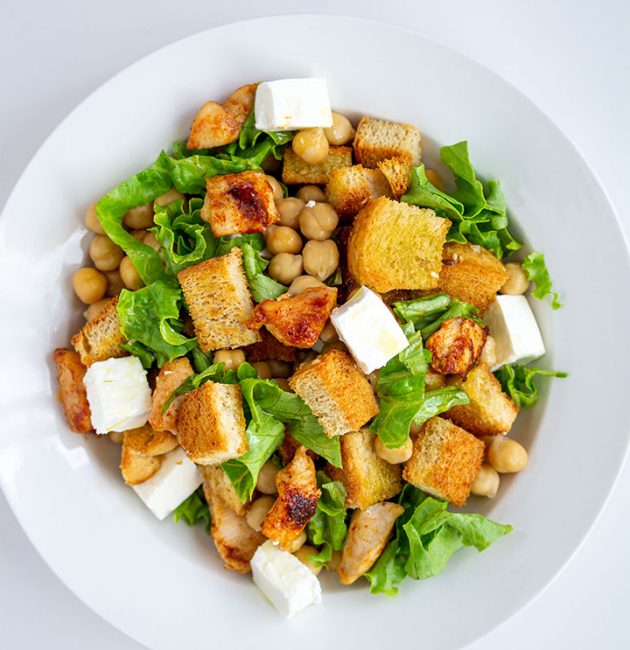 Salata sa slanutkom i piletinom