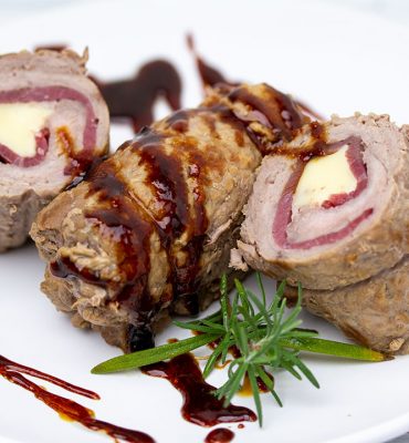 Juneće rolnice sa suhim mesom i sirom