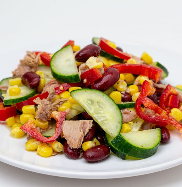 Salata s tunom, grahom i kukuruzom