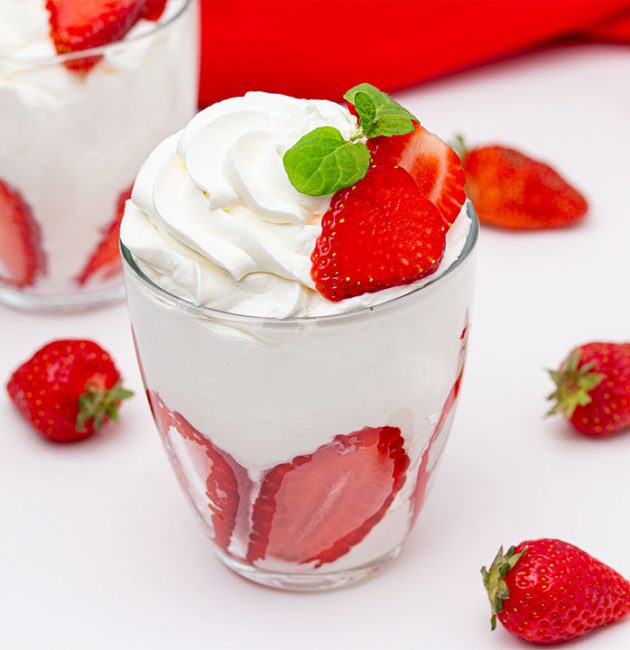 Desert u čaši - jagode i mascarpone