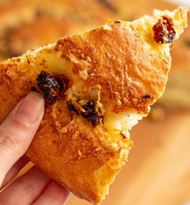 Pogača sa suhim paradajzom