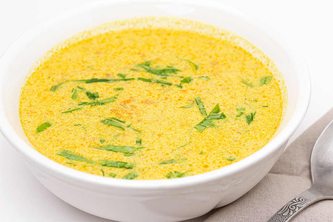 Pileća supa s mrkvom i kukuruzom