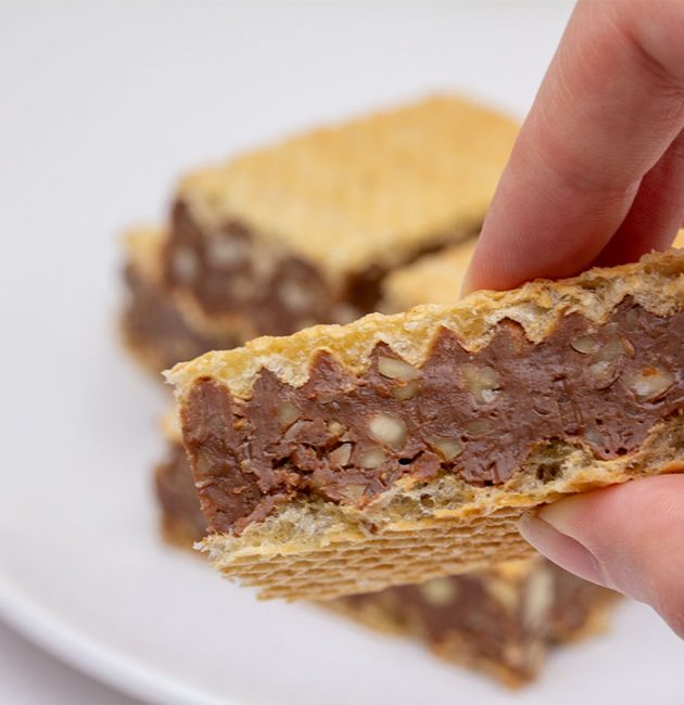 Oblatna s čokoladom i bademima