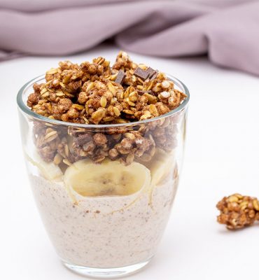 Grčki jogurt s bananom i muslijem