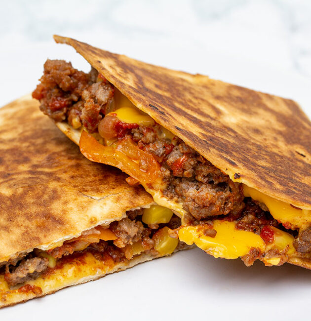Quesadilla s mljevenim mesom i sirom