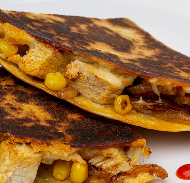Quesadilla s piletinom i sirom
