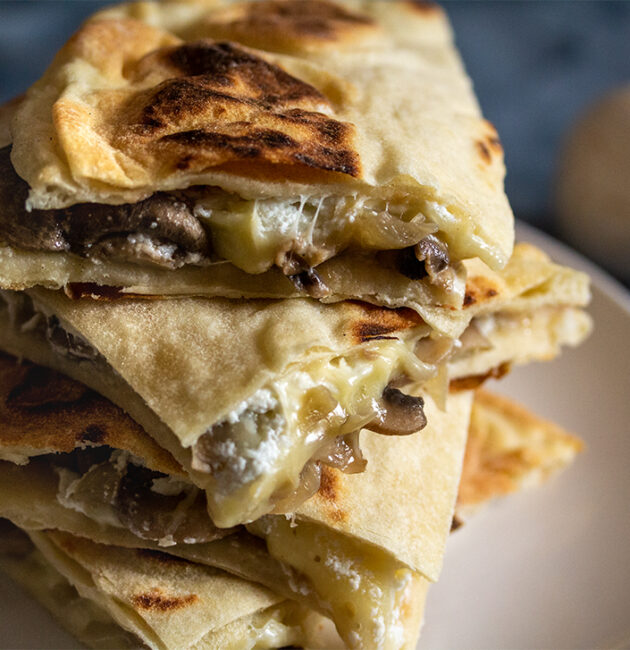 Pitta s gljivama i sirom