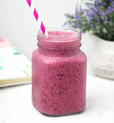 Smoothie banana, malina, kupina, borovnica recept