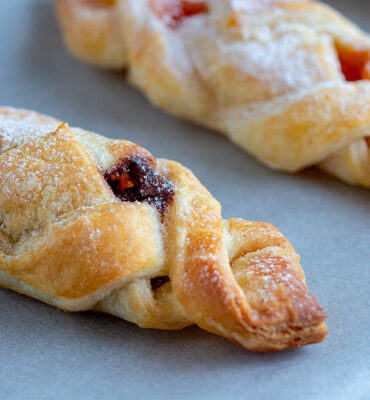 Lisnato tijesto s marmeladom pinwheel, dijamant, cvijet