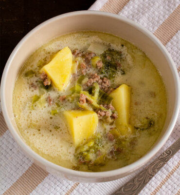 Krompir s mljevenim mesom i prasom