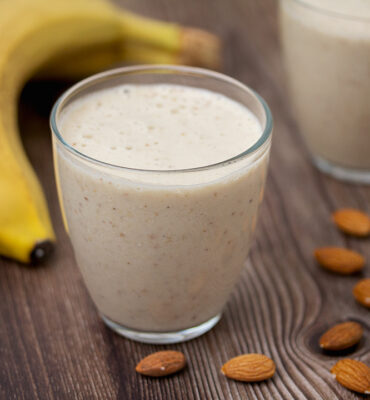 Smoothie - bademi i banana recept