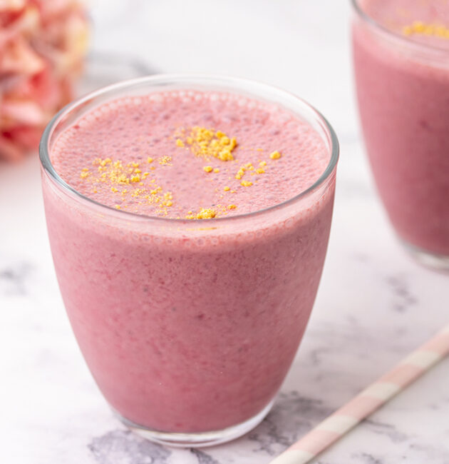 Smoothie - višnje, grčki jogurt, bademovo mlijeko