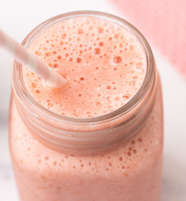 Smoothie - banane, jagode, limun recept