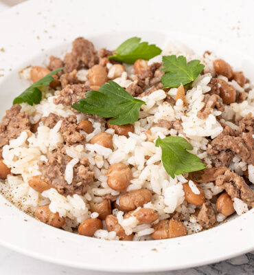 Riža s mljevenim mesom i grahom recept