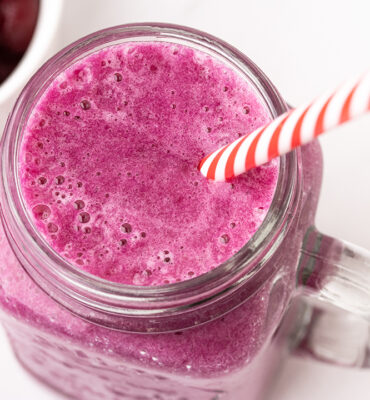 Smoothie ananas, banane, višnje recept