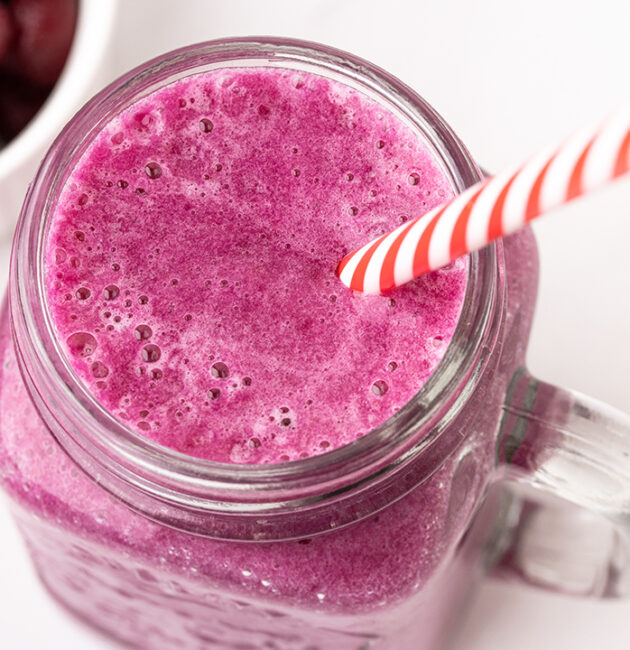 Smoothie ananas, banane, višnje recept