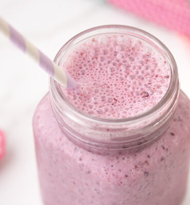 Smoothie banana, brusnica, borovnica recept