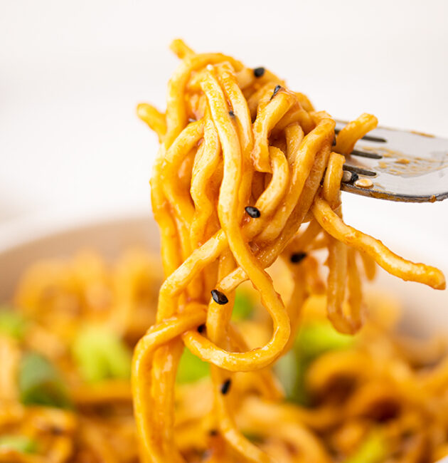 Nodle sa srirachom i susamom recept