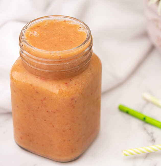 Smoothie banana, breskva, jagode recept