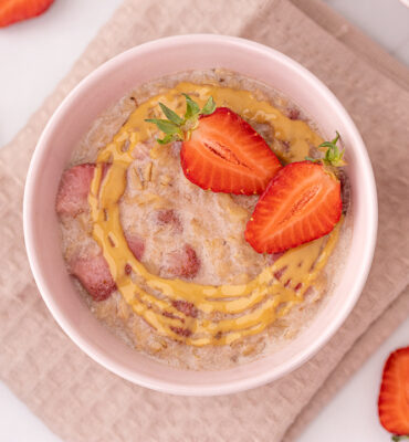 Zobena kaša s jagodama recept