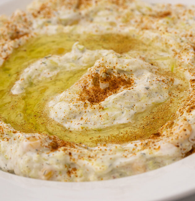 Salata s tikvicom, grčkim jogurtom i kukuruzom recept