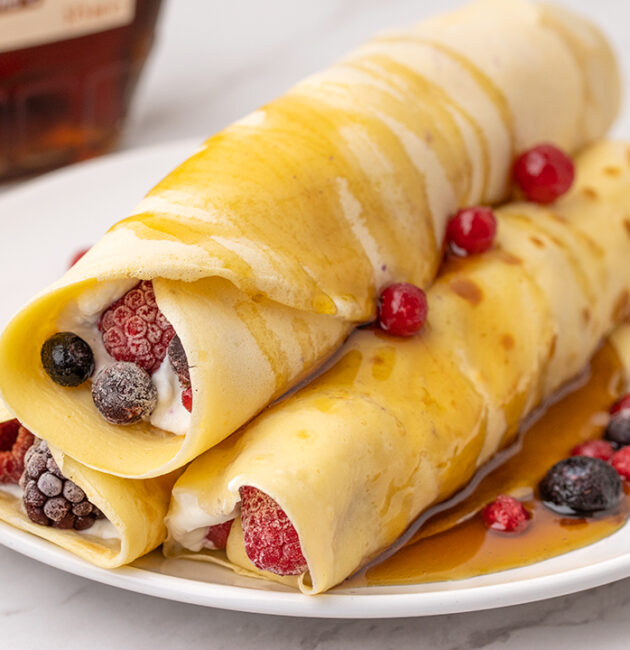 Palačinke sa grčkim jogurtom i šumskim voćem recept