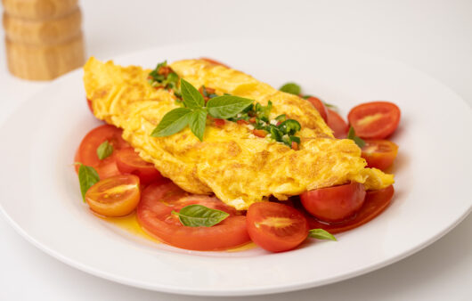 Omlet s parmezanom i čili papričicama