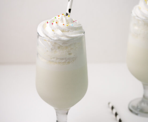 Milkshake sa sladoledom od vanilije