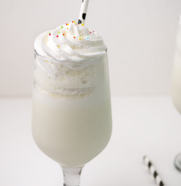 Milkshake sa sladoledom od vanilije