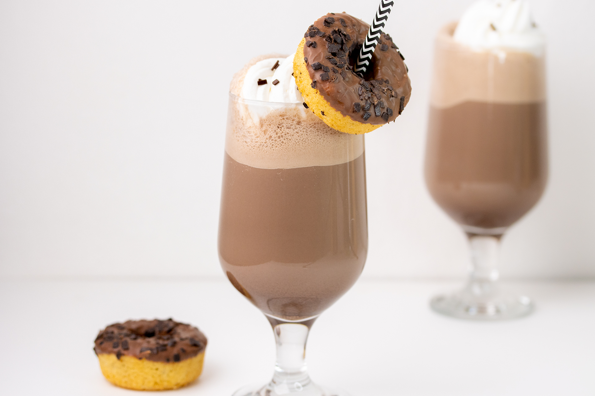 Milkshake sa sladoledom od čokolade i espressom