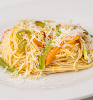 Capellini s povrćem i umakom