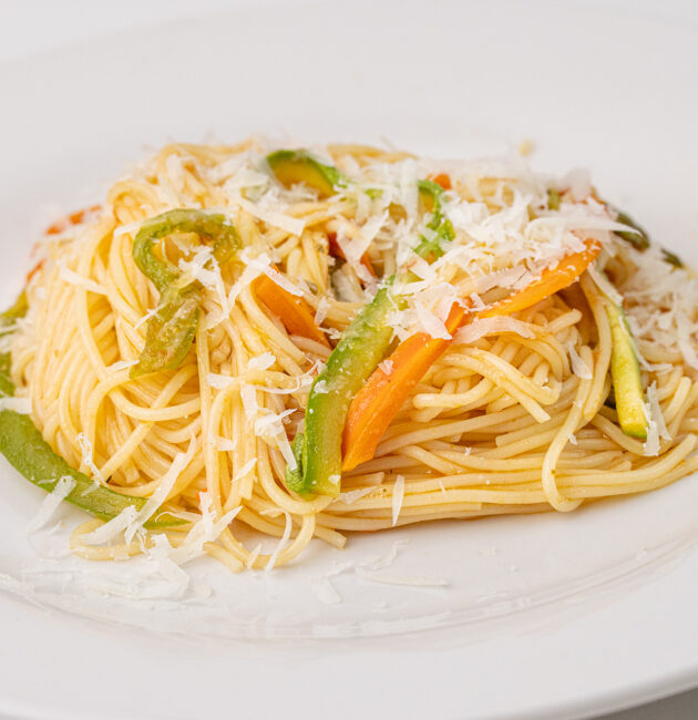 Capellini s povrćem i umakom