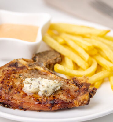 Teleći kotleti iz friteze ne vrući zrak