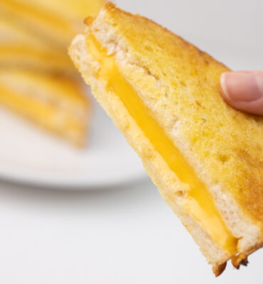 Sendvič sa sirom iz friteze na vrući zrak