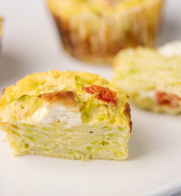 Muffini sa jajima, tikvicom, paradajzom i feta sirom
