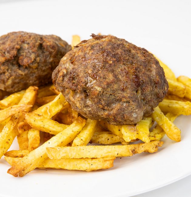 Pljeskavice i pomfrit iz friteze na vrući zrak