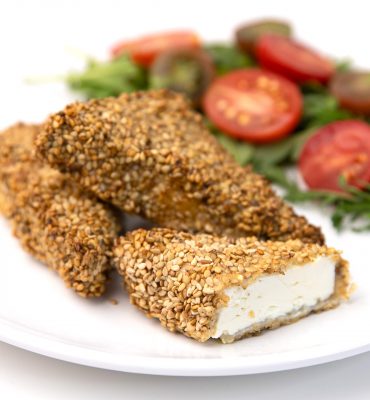 Feta sir sa susamom iz friteze na vrući zrak