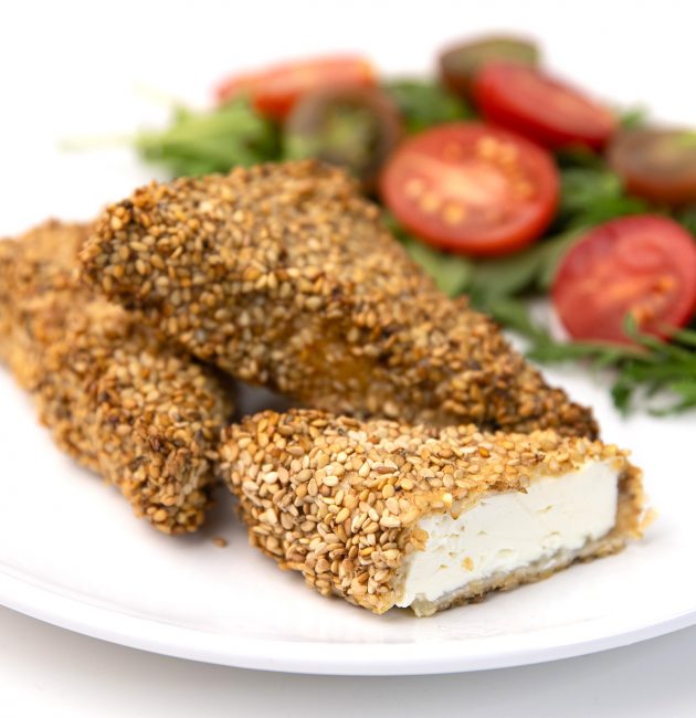 Feta sir sa susamom iz friteze na vrući zrak