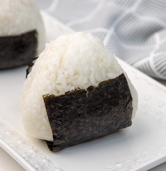Onigiri sa tunom i majonezom