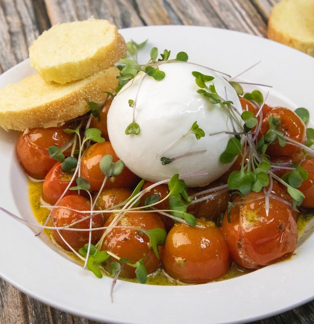 Salata od burrate i cherry paradajza