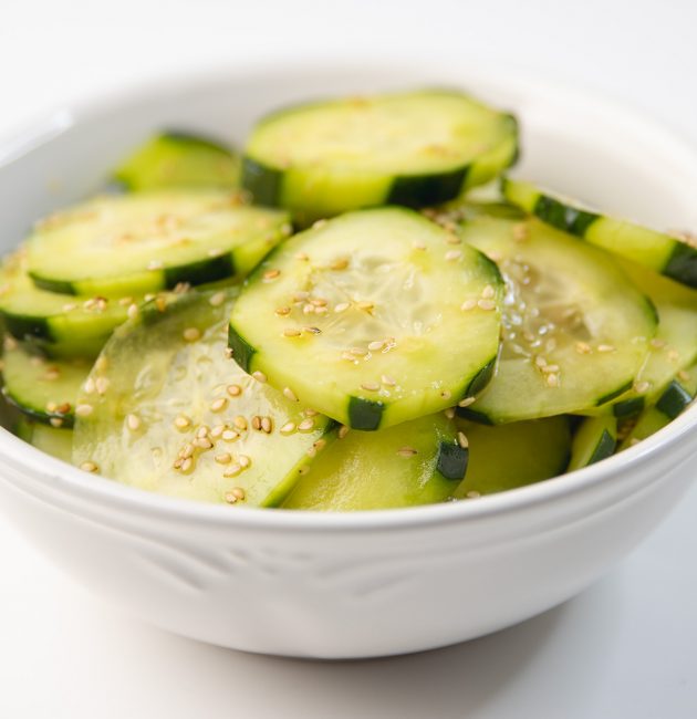 Salata sa krastavcima i susamom