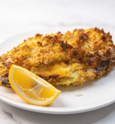 Punjena pileća šnicla iz friteze na vrući zrak