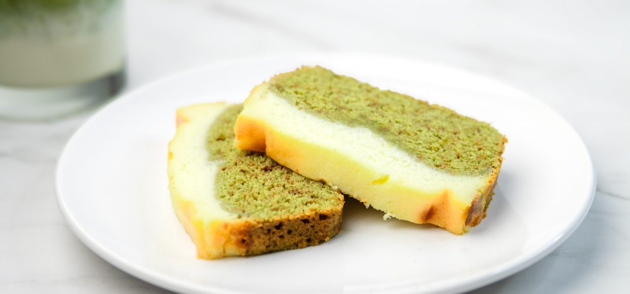 Cheesecake s matcha podlogom